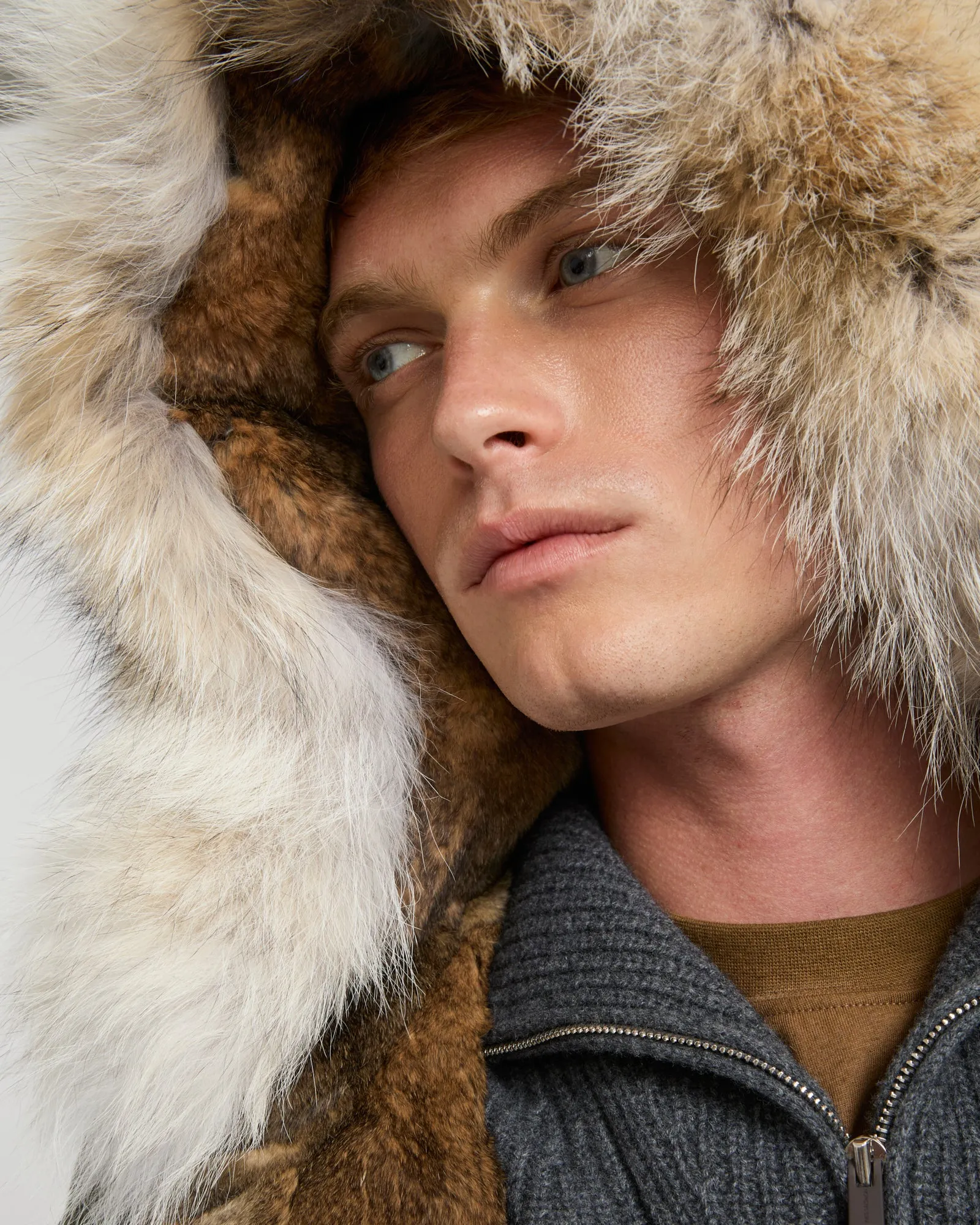 Parka iconique longue en coton technique avec fourrure de coyote et lapin
